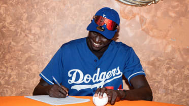 Dodgers become first to sign player from South Sudan