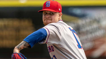 Horton eyes seat on the plane with Cubs