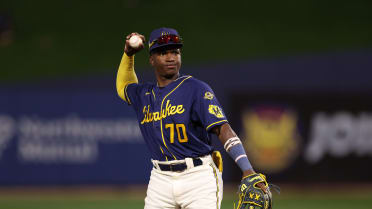 Prospect Pe?a quietly drawing raves in Brewers' farm system