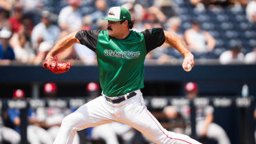 Red Sox call up top pitching prospect Tolle for MLB debut vs. Skenes