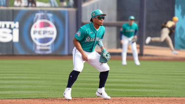 This prospect 'kind of stole the show' in Mariners' spring opener