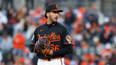 Nunez's whirlwind 72 hours ends with two scoreless innings in MLB debut