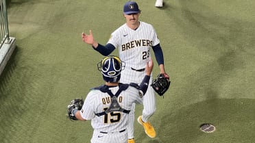 Quero, Sproat debut for Brewers in rare all-rookie starting battery