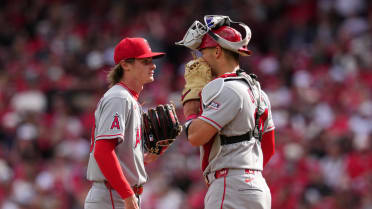 Fingernail contusion ends Klassen's 2nd MLB start early