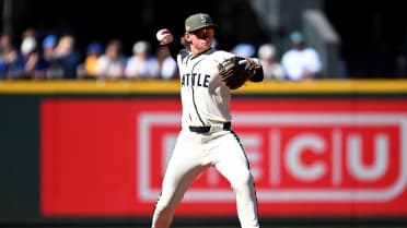Mariners call up top prospect Emerson for debut -- and he's here to stay
