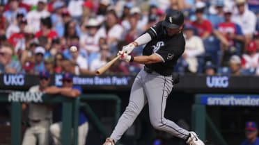 Gonzalez gets silent treatment from White Sox after first MLB homer