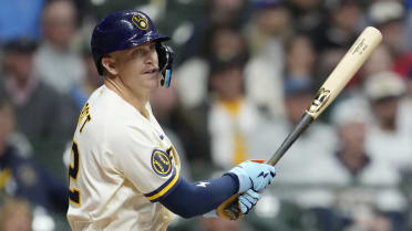 'Cooop'! Pratt eats up 'sick' cheers for several MLB firsts at plate