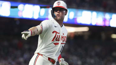 First hit, standing ovations highlight Jenkins' MLB debut