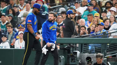 Montes exits with left hip soreness after crashing into wall