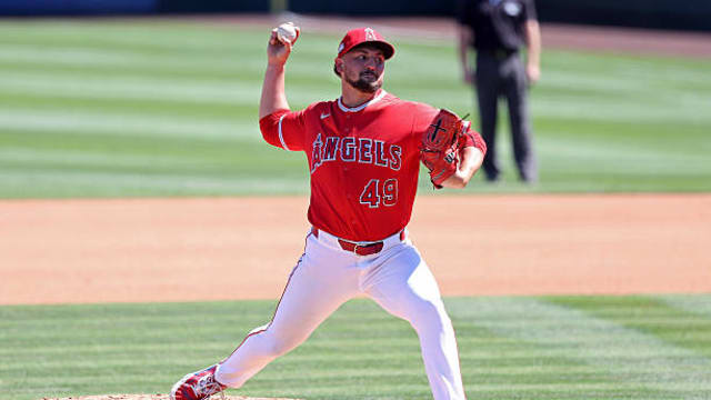 Chris Cortez K's Jose Devers after ABS challenge