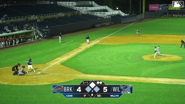 Eli Willits singles on a line drive to center fielder Aidan Smith. Teo Banks scores. Elijah Nunez scores.