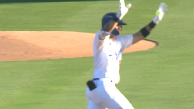 Ching-Hsien Ko hits homer and triple