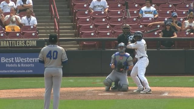Emmanuel Reyes spins four perfect frames