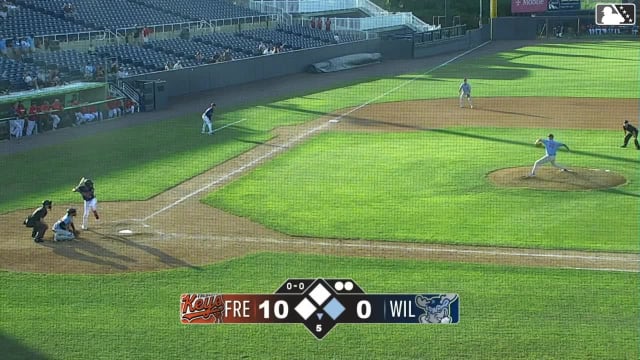 Ronny Cruz singles on a ground ball to center fielder DJ Layton. Eli Willits scores. Chris Hacopian to 2nd.