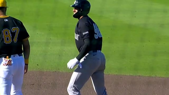 George Lombard Jr. steals second in Spring Training