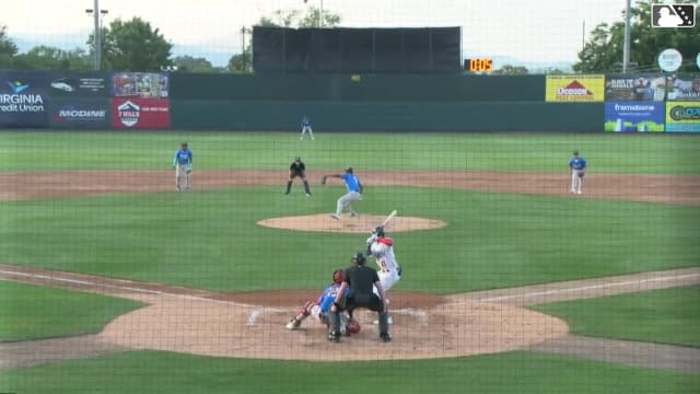 Robert Arias singles on a line drive to center fielder Enddy Azocar. Dauri Fernandez scores.