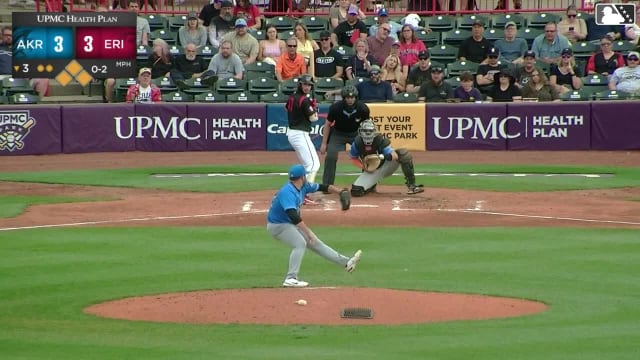 Izaac Pacheco singles on a sharp line drive to right fielder Alfonsin Rosario. John Peck scores. Andrew Jenkins scores. Chris Meyers to 3rd.