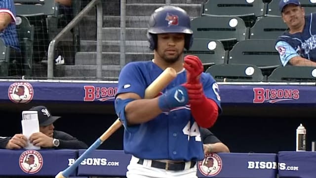 Jonatan Clase's four-hit night