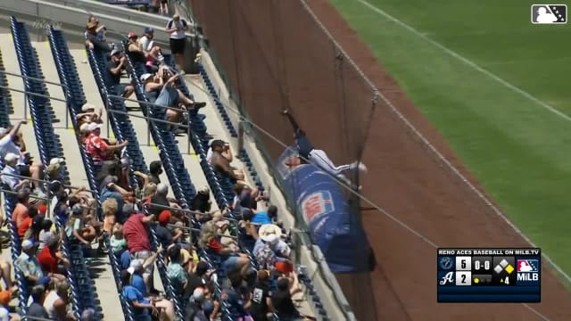 Connor Kaiser makes a spectacular catch 