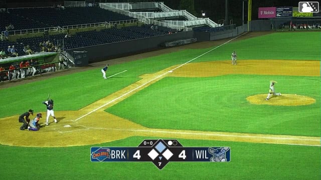 Angel Feliz singles on a ground ball to center fielder Aidan Smith. Eli Willits scores. Yeremy Cabrera out at 3rd on the throw, center fielder Aidan Smith to third baseman Antonio Jimenez.