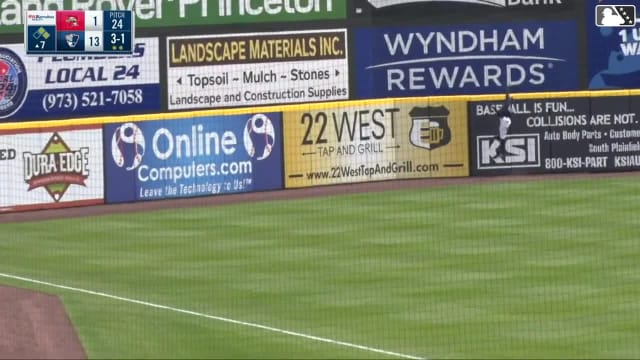 DJ Gladney's great outfield catch