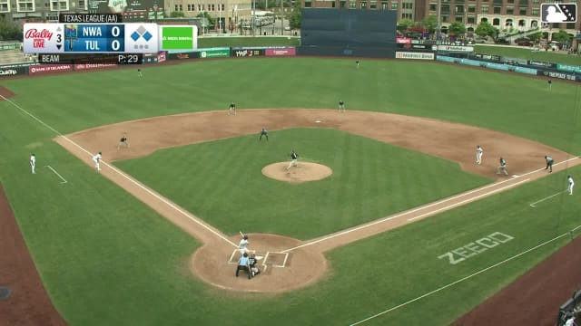 Elijah Hainline singles on a ground ball to right fielder Sam Kulasingam. Josue De Paula scores. Mike Sirota to 2nd.