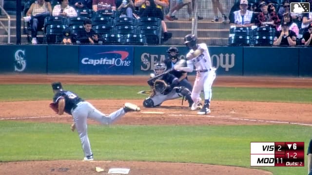 Curtis Washington Jr.'s inside-the-park homer