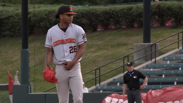 Orioles No. 3 prospect Luis De León fans seven