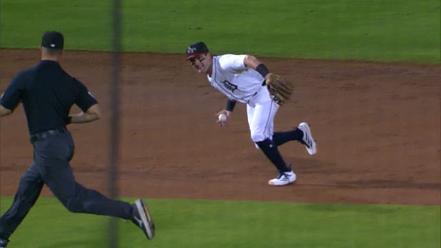 Kevin McGonigle's slick barehanded play