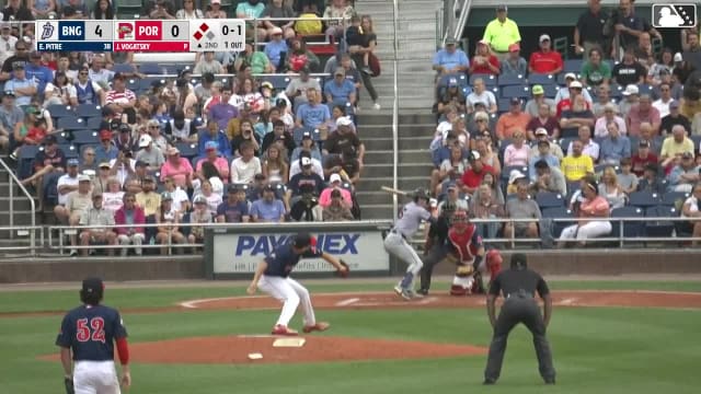 Émilien Pitre singles on a line drive to left fielder Max Ferguson. Yohairo Cuevas scores. Mitch Voit to 3rd.
