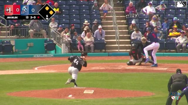 Billy Carlson singles on a line drive to right fielder Hector Osorio. Kaleb Freeman scores. Jaden Fauske to 3rd. Billy Carlson to 2nd.