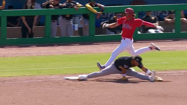 Yordany De Los Santos' sliding play