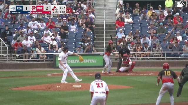 Carson DeMartini triples (1) on a sharp line drive to right fielder Max Ferguson. Pedro León scores. Alex Binelas scores.