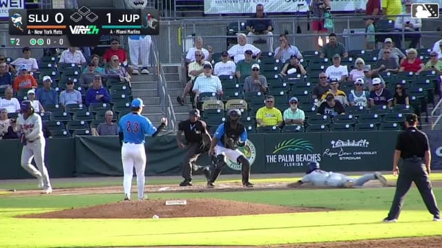 Trey Snyder steals home