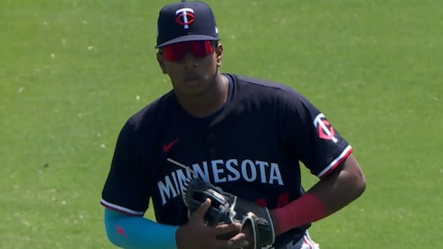 Eduardo Beltre's sliding catch