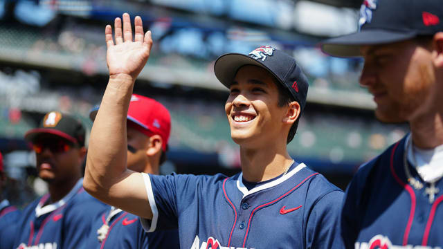 Mendoza, Stearns on calling up Jonah Tong 