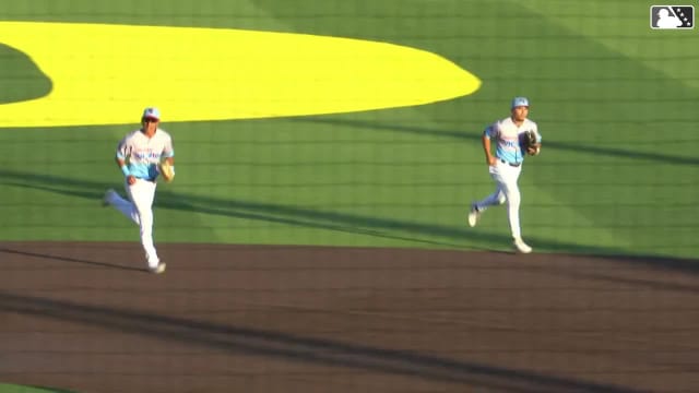 Jose Ortiz makes a leaping double play