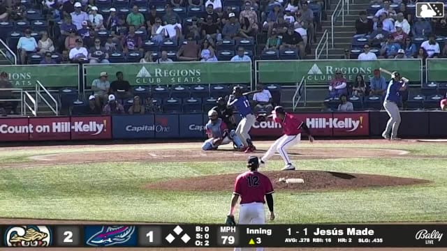 Jesús Made homers (3) on a line drive to left field.