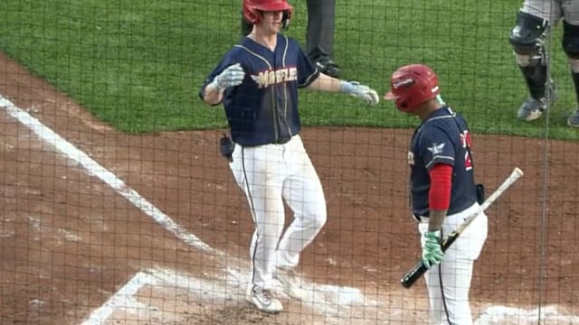Petersen homers twice in career-high five-hit night