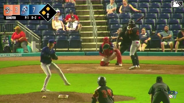Stiven Martinez singles on a line drive to left fielder Braden Holcomb. Adriander Mejía scores. Eric Booth Jr. to 3rd.