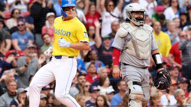 Roman Anthony scores on an error