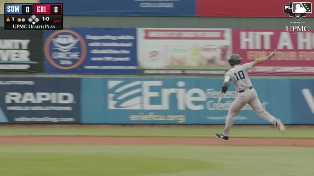 Rafael Flores's solo homer 