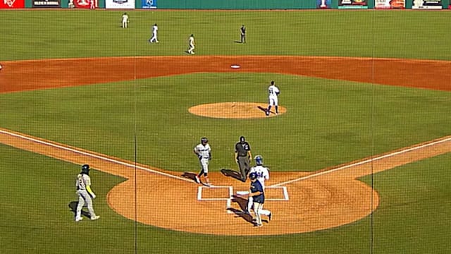 Starlyn Caba's solo home run