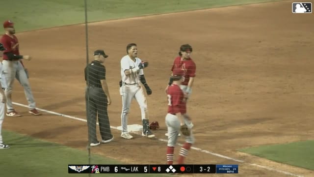 Franyerber Montilla laces a triple