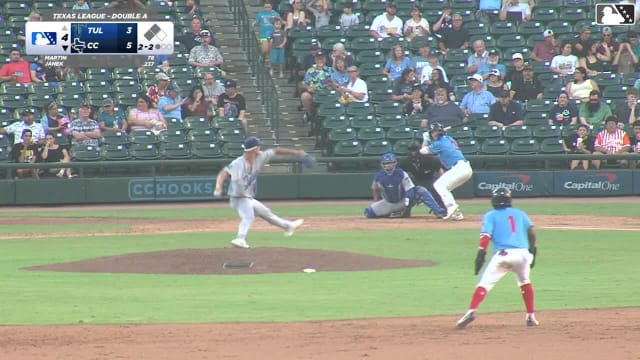 Walker Janek singles on a sharp line drive to center fielder Chris Newell. Kenni Gomez scores. Yamal Encarnacion scores.