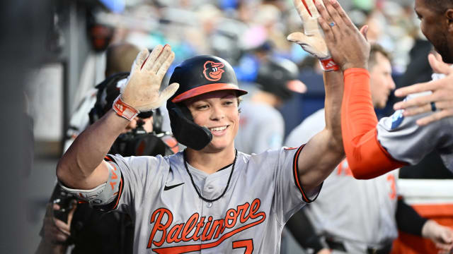 Jackson Holliday's solo homer (3)