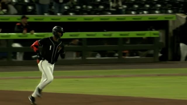 Enrique Bradfield Jr.'s triple