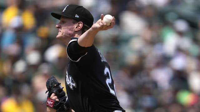 Noah Schultz strikes out Denzel Clarke