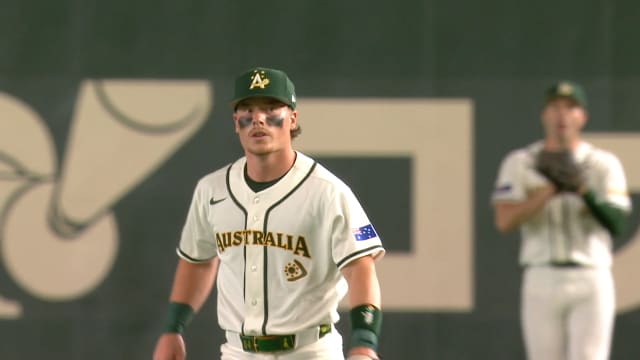 Travis Bazzana's flashy diving stop