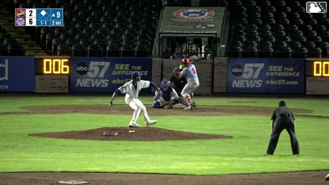 Jesús Báez doubles (11) on a line drive to left fielder Miguel Useche. Anyelo Encarnación scores.